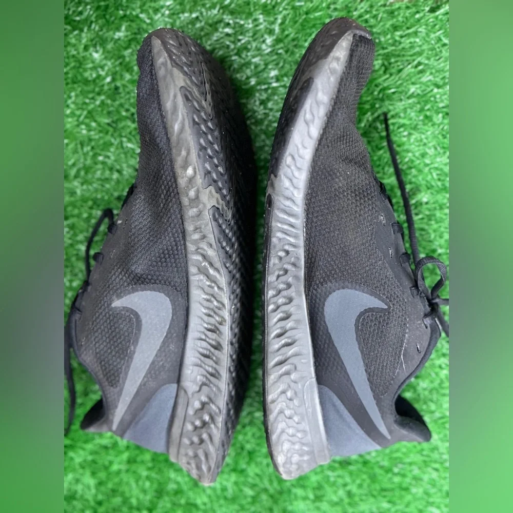Nike‎ Revolution 5 Black/Anthracite  BQ3204-001 M  Size 12